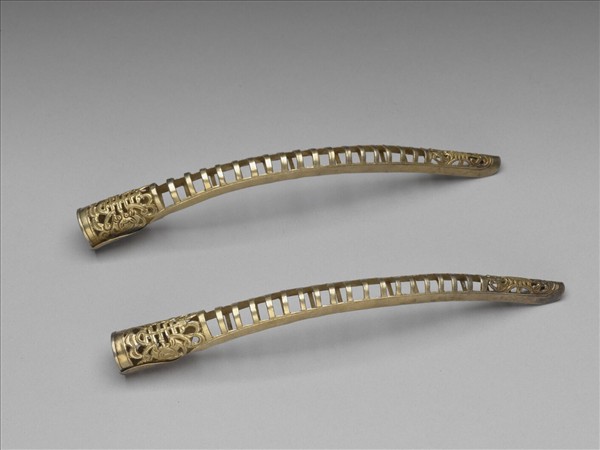 銅鍍金鏤空福壽一字紋指甲套