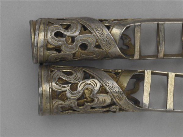 銅鎏銀鏤空福壽一字紋指甲套