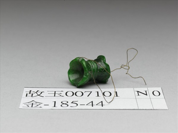 翠玉荷葉飾件