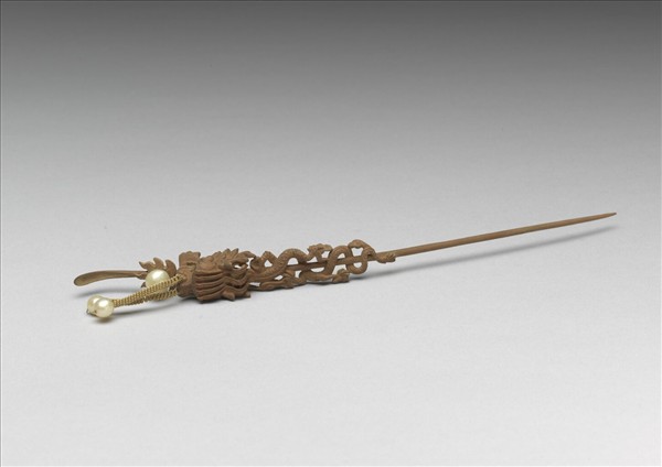 茄楠木雕龍戲珠耳挖簪