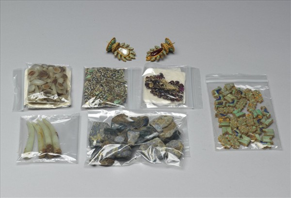 銀鍍金嵌紅寶石松石火燄帽頂