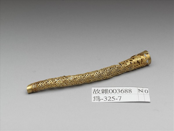 銅鍍金鏤空萬壽紋指甲套