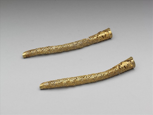 銅鍍金鏤空萬壽紋指甲套