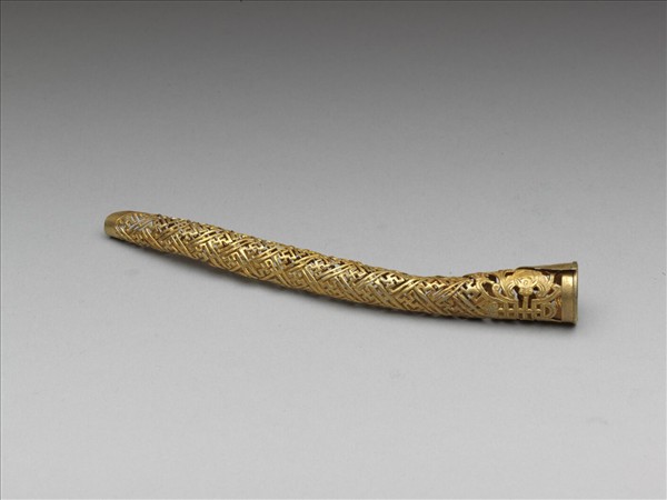 銅鍍金鏤空萬壽紋指甲套