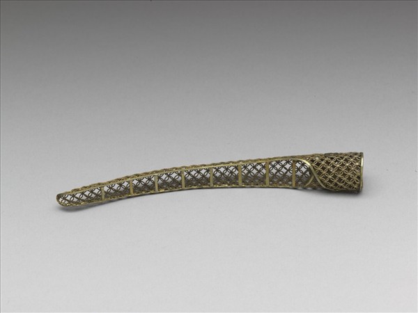 銅鍍金纍絲盤長錢紋指甲套