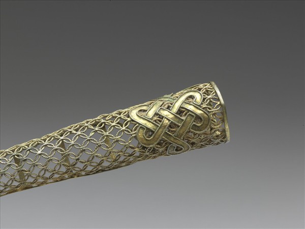 銅鍍金纍絲盤長錢紋指甲套