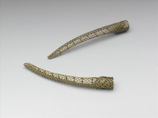 銅鍍金纍絲盤長錢紋指甲套