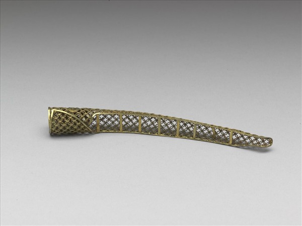 銅鍍金纍絲盤長錢紋指甲套