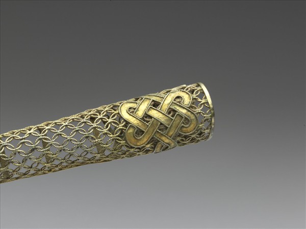 銅鍍金纍絲盤長錢紋指甲套