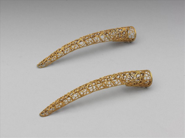 銅鍍金纍絲冰梅紋指甲套