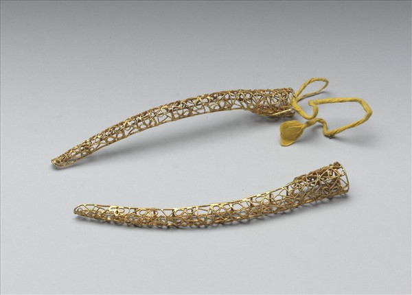 銅鍍金纍絲冰梅紋指甲套