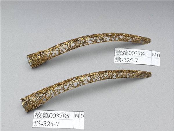 銅鍍金纍絲梅竹紋指甲套