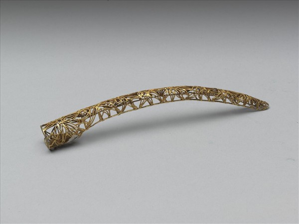 銅鍍金纍絲梅竹紋指甲套