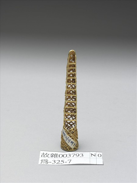 銅鍍金纍絲盤長壽字紋指甲套