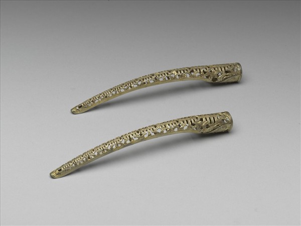 銅鍍金鏤空壽字紋指甲套