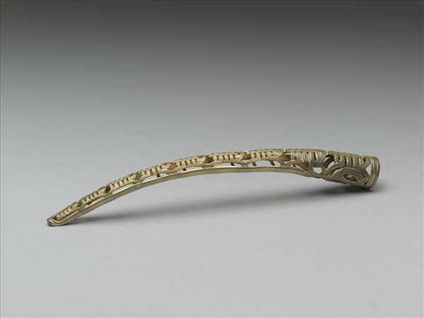 銅鍍金鏤空壽字紋指甲套