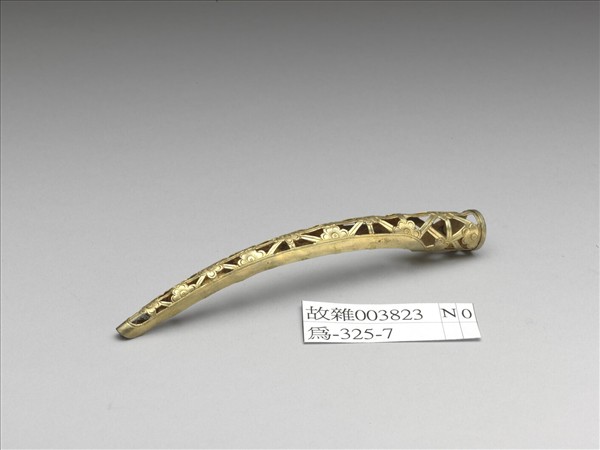 銅鍍金鏤空梅花紋指甲套