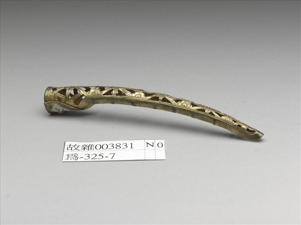 銅鍍金鏤空梅花紋指甲套