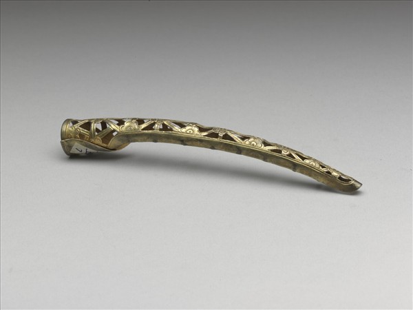 銅鍍金鏤空梅花紋指甲套