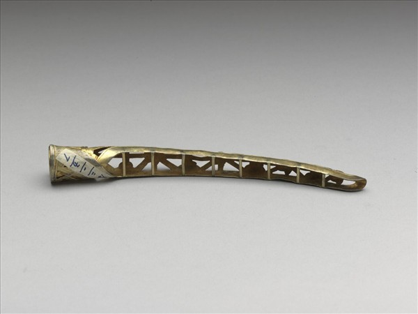 銅鍍金鏤空梅花紋指甲套