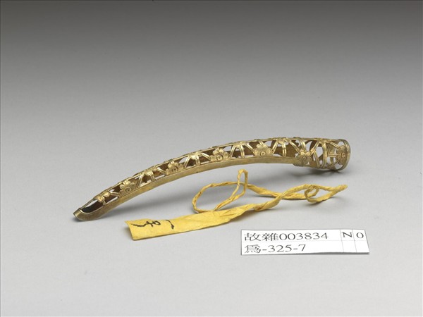 銅鍍金鏤空梅花紋指甲套