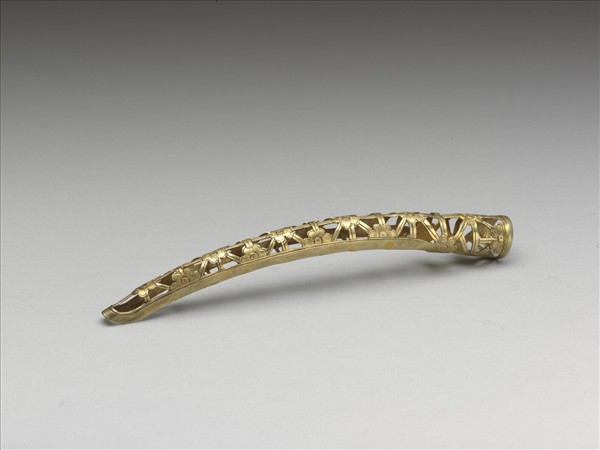 銅鍍金鏤空梅花紋指甲套