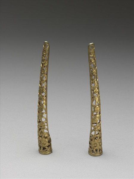 銅鍍金鏤空冰梅紋指甲套