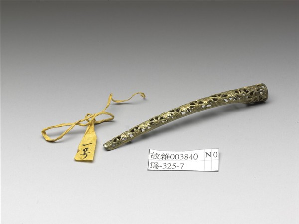 銅鍍金鏤空冰梅紋指甲套