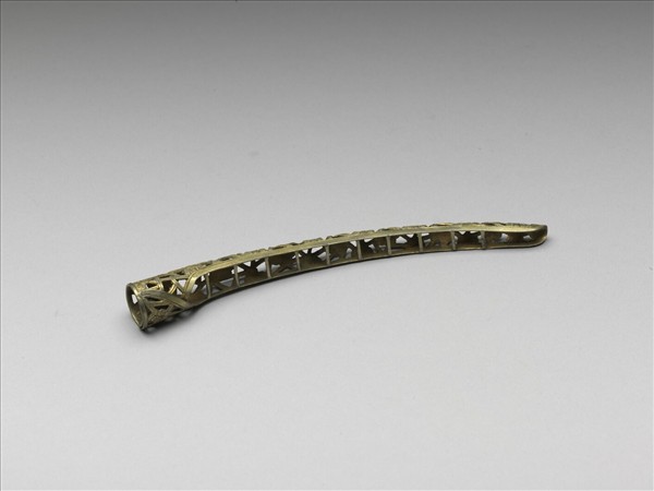 銅鍍金鏤空冰梅紋指甲套