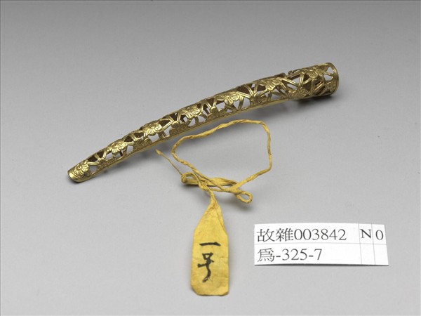 銅鍍金鏤空冰梅紋指甲套