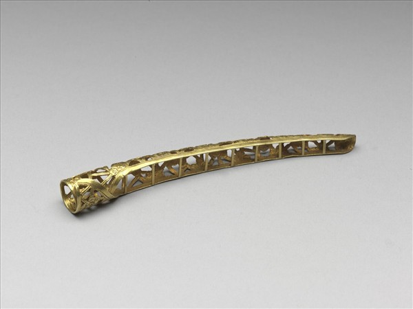 銅鍍金鏤空冰梅紋指甲套