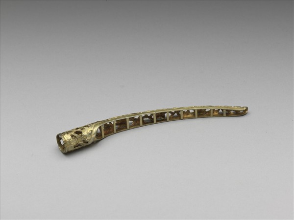 銅鍍金鏤空冰梅紋指甲套