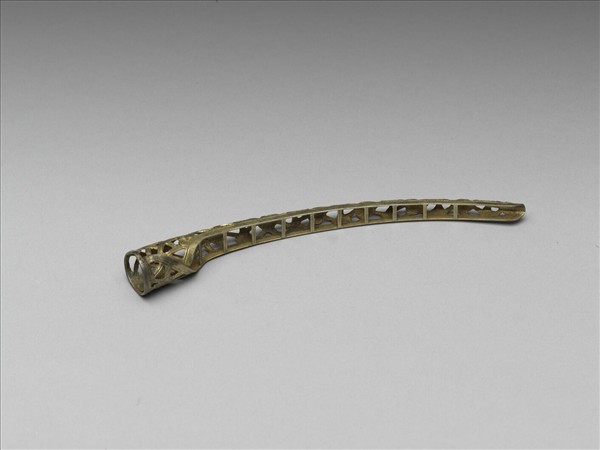 銅鍍金鏤空冰梅紋指甲套