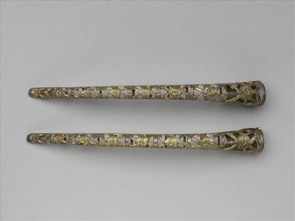 銅鍍金鏤空冰梅紋指甲套