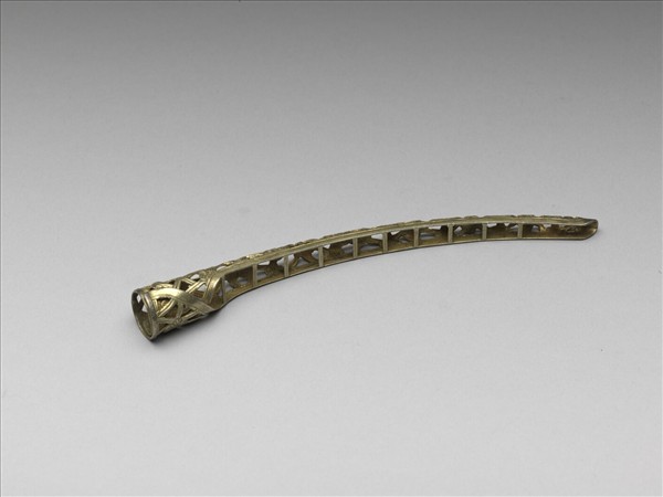 銅鍍金鏤空冰梅紋指甲套