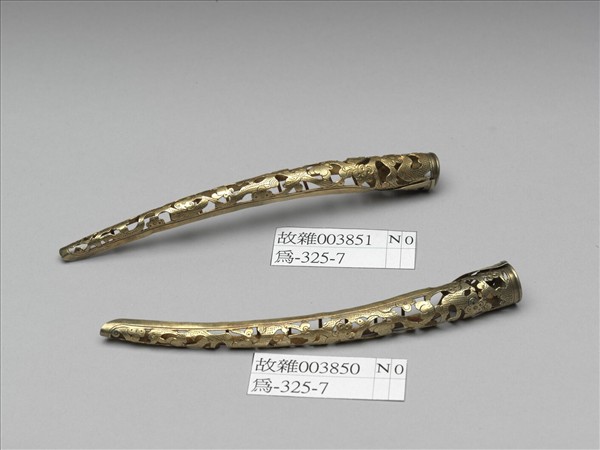 銅鍍金梅枝紋指甲套