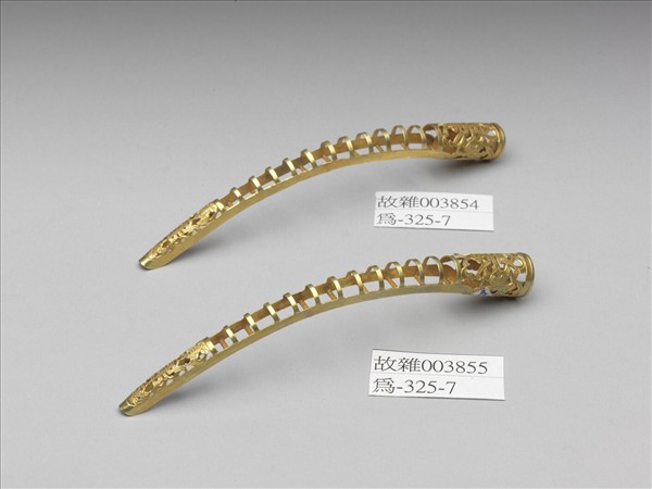 銅鍍金鏤空福壽一字紋指甲套