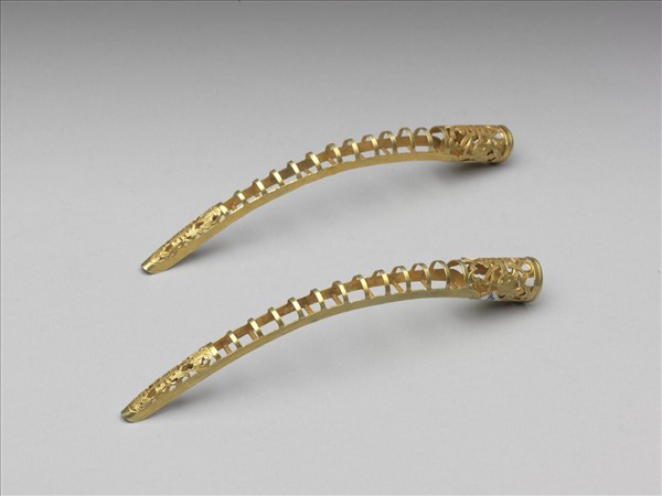 銅鍍金鏤空福壽一字紋指甲套