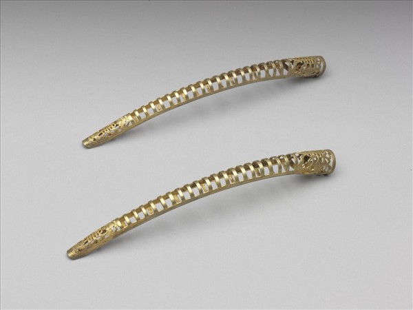 銅鍍金鏤空福壽一字紋指甲套