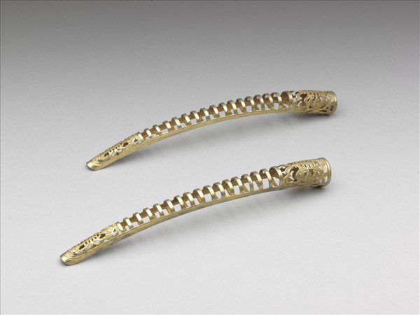 銅鍍金鏤空福壽一字紋指甲套