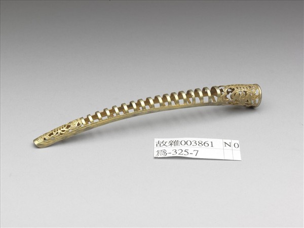 銅鍍金鏤空福壽一字紋指甲套