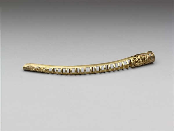 銅鍍金鏤空福壽一字紋指甲套