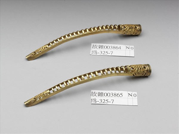 銅鍍金鏤空福壽一字紋指甲套