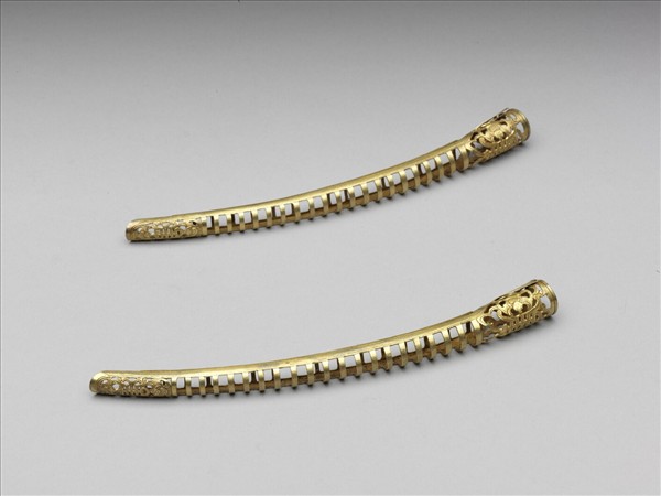 銅鍍金鏤空福壽一字紋指甲套