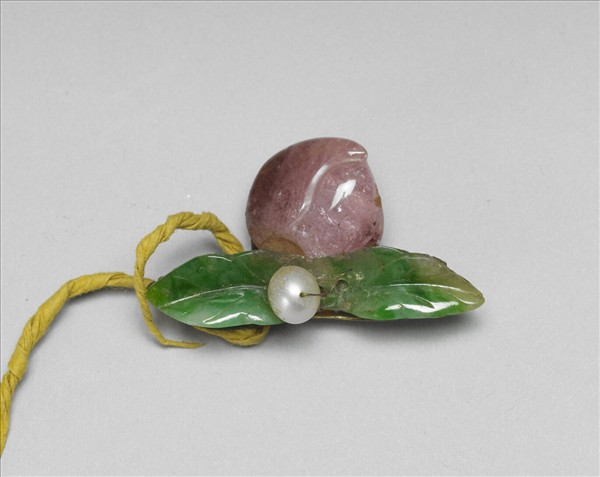 銀鍍金嵌碧璽翠玉壽桃帽花