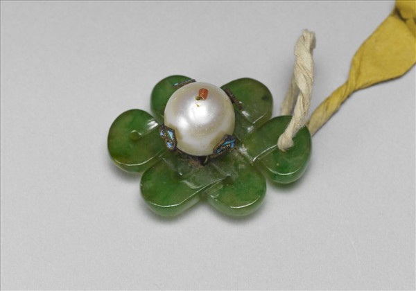 翠玉珍珠盤長帽花