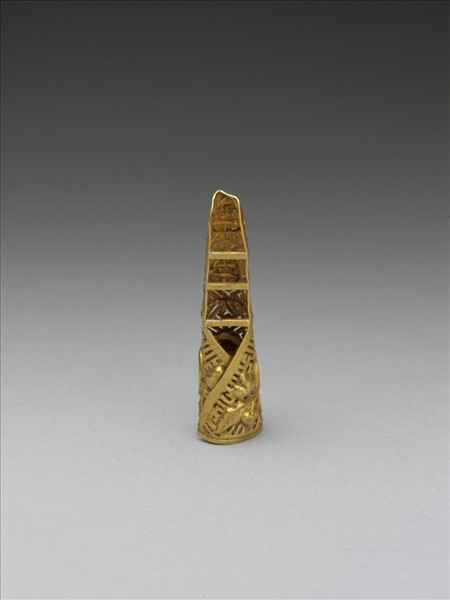 鎏金鏤空蝠壽紋指甲套