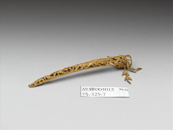 鎏金鏤空纍絲竹葉紋指甲套