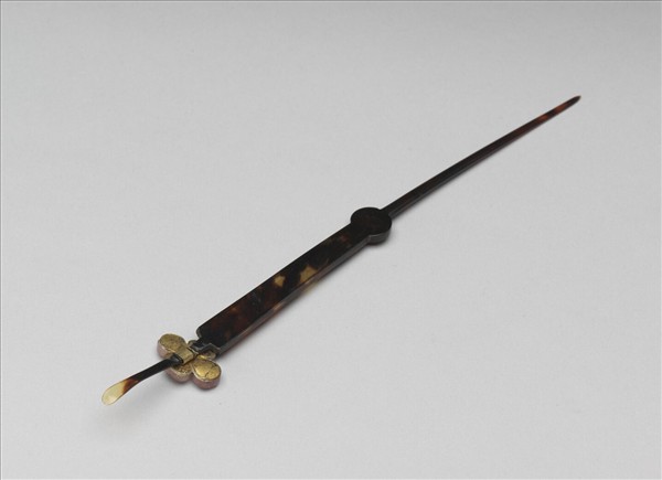 玳瑁鑲碧璽耳挖簪