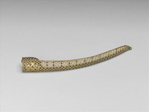 銅鍍金盤長鏤空古錢紋指甲套